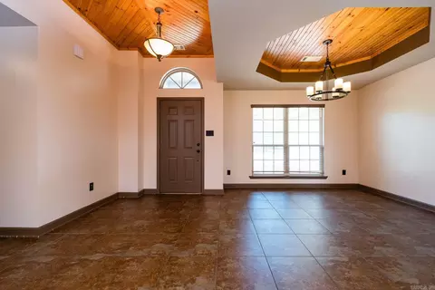 Entry Way - 4951 Dixie Ln, Benton, AR 72019 photo 4 of 6
