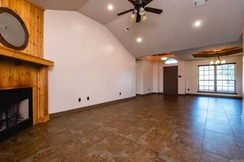 Living - 4951 Dixie Ln, Benton, AR 72019 photo 7 of 9