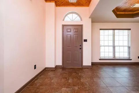 Entry Way - 4951 Dixie Ln, Benton, AR 72019 photo 2 of 6
