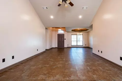 Living - 4951 Dixie Ln, Benton, AR 72019 photo 8 of 9