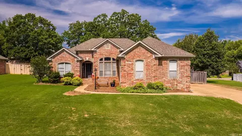 355 Wedgewood Pt, Conway, AR 72034