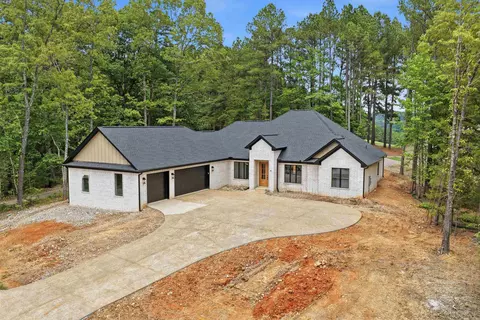 81 Elcano Dr, Hot Springs Village, AR 71909