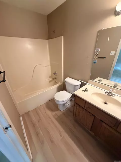 Bath - 2575 Winchester Dr, Conway, AR 72032 photo 2 of 2