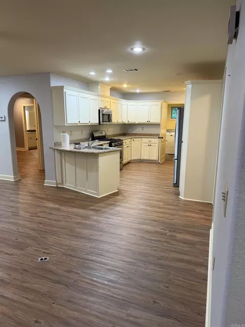 Kitchen - 252 J Lynne Dr, Mountain View, AR 72560 photo 1 of 7