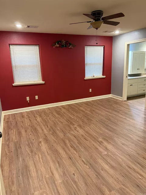 Bedroom - 252 J Lynne Dr, Mountain View, AR 72560 photo 2 of 2