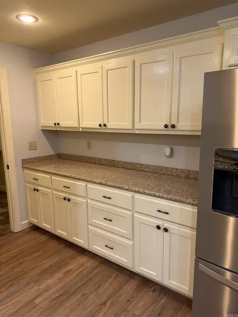 Kitchen - 252 J Lynne Dr, Mountain View, AR 72560 photo 5 of 7