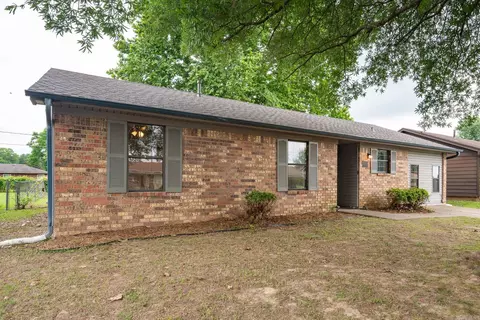 6608 Delhaven Dr, North Little Rock, AR 72117