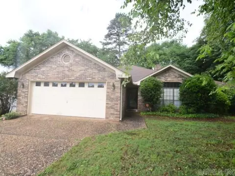 2318 Forest Creek Dr, Little Rock, AR 72211