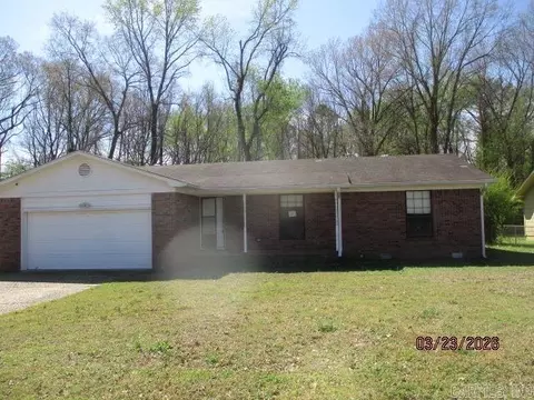 16 Glade Rd, Jacksonville, AR 72076