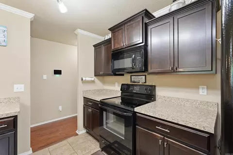 Kitchen - 2700 Brighton Pl, Benton, AR 72015 photo 6 of 8
