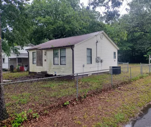 Exterior - 1027 Jefferson St, Malvern, AR 72104 photo 2 of 4