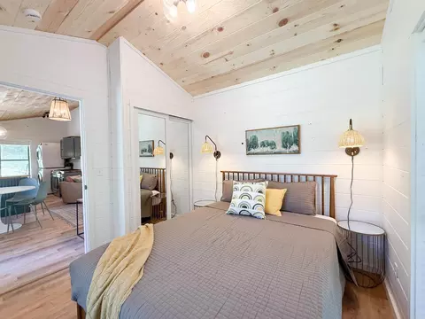 Bedroom - 232 Double Bridge Loop, Mountain View, AR 72560 photo 1 of 3