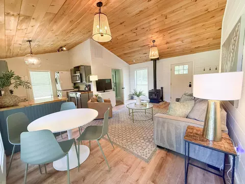 Living - 232 Double Bridge Loop, Mountain View, AR 72560 photo 3 of 4