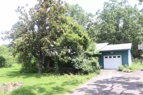 8916 Macarthur Dr, North Little Rock, AR 72118