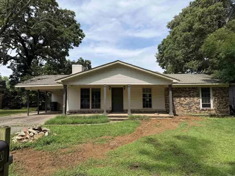 1000 Towering Oaks Dr, Jacksonville, AR 72076