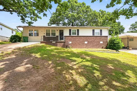 32 Oakview Dr, North Little Rock, AR 72118