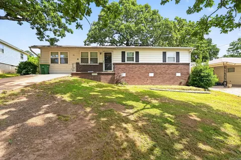 32 Oakview Dr, North Little Rock, AR 72118