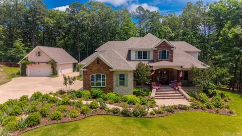 525 Forest Pond Ln, Benton, AR 72019