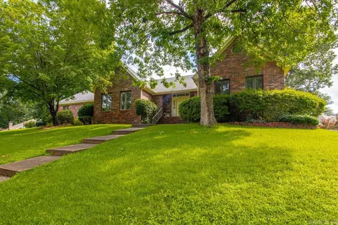 1145 Cambridge Cir, Benton, AR 72019