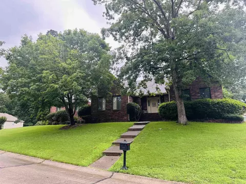 1145 Cambridge Cir, Benton, AR 72019