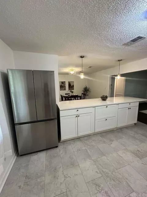 Kitchen - 2809 E Cleland Rd, Cabot, AR 72023 photo 5 of 6