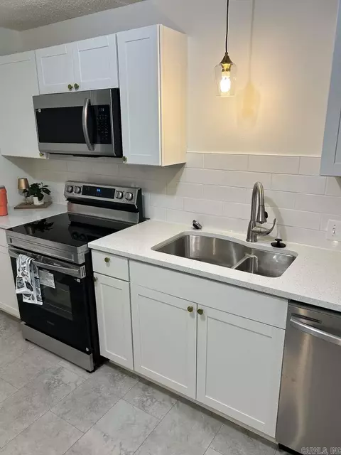 Kitchen - 2809 E Cleland Rd, Cabot, AR 72023 photo 1 of 6