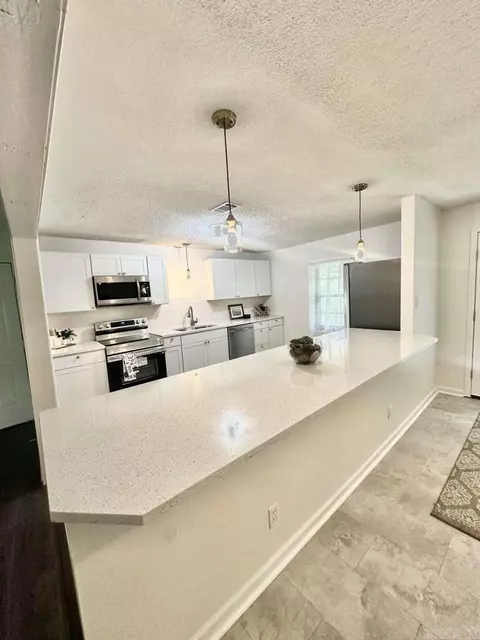 Kitchen - 2809 E Cleland Rd, Cabot, AR 72023 photo 2 of 6