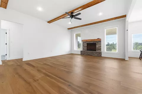 Living - 10634 Gunter Loop, Benton, AR 72019 photo 2 of 6