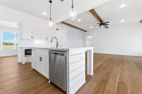 Kitchen - 10634 Gunter Loop, Benton, AR 72019 photo 4 of 4