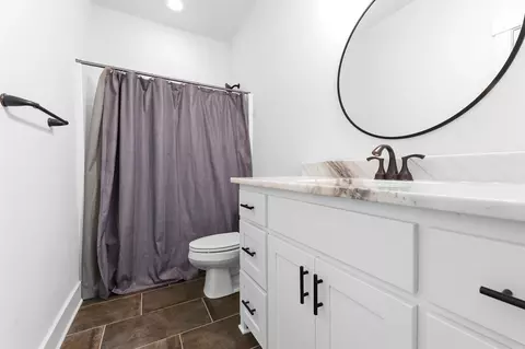 Bath - 10634 Gunter Loop, Benton, AR 72019 photo 3 of 3