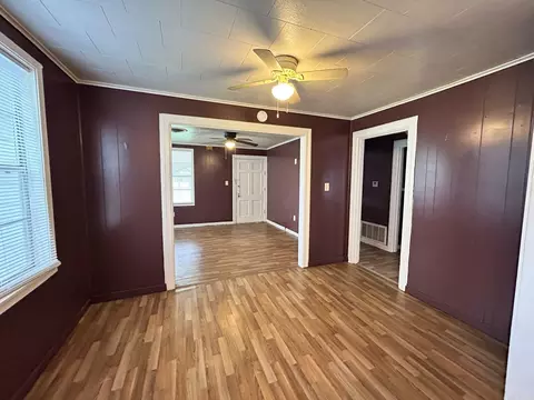 Living - 1807 W 27th Ave, Pine Bluff, AR 71603 photo 4 of 4