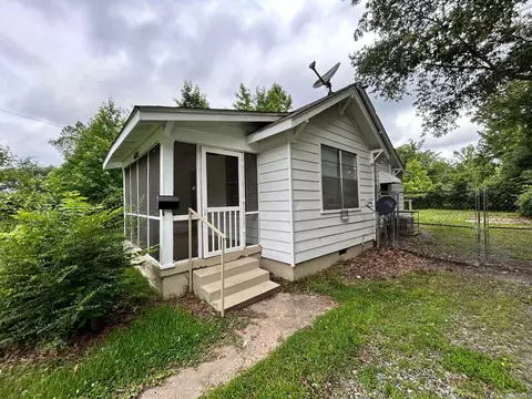 Exterior - 1807 W 27th Ave, Pine Bluff, AR 71603 photo 3 of 6