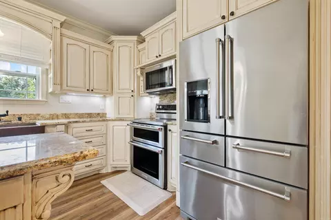 Kitchen - 4223 Peeler Bend Rd, Benton, AR 72019 photo 2 of 6