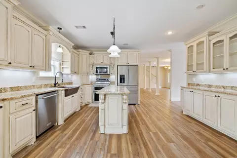 Kitchen - 4223 Peeler Bend Rd, Benton, AR 72019 photo 1 of 6
