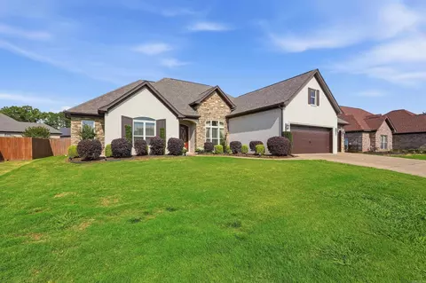 Exterior - 3221 Robbins Dr, Bryant, AR 72022 photo 5 of 6