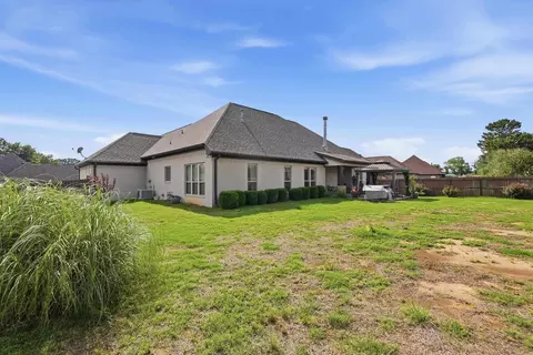 Exterior - 3221 Robbins Dr, Bryant, AR 72022 photo 2 of 6