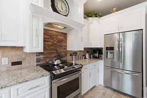Kitchen - 3221 Robbins Dr, Bryant, AR 72022 photo 5 of 6
