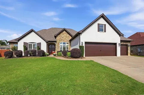 3221 Robbins Dr, Bryant, AR 72022