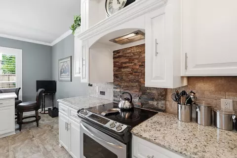 Kitchen - 3221 Robbins Dr, Bryant, AR 72022 photo 4 of 6