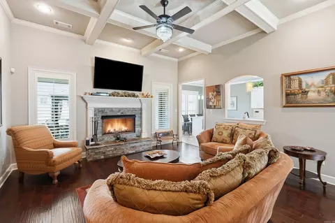 Living - 3221 Robbins Dr, Bryant, AR 72022 photo 3 of 4