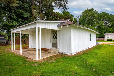221 Dixon St, England, AR 72046