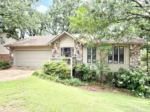 12301 Pleasant Forest Dr, Little Rock, AR 72212