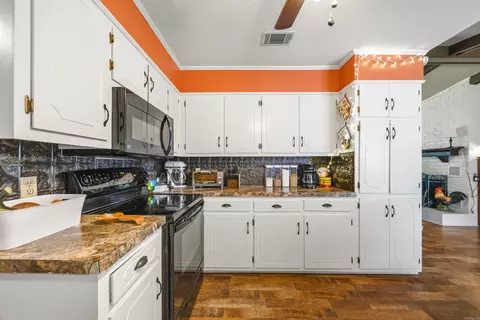 Kitchen - 1108 E Crayton St, Gurdon, AR 71743 photo 4 of 5