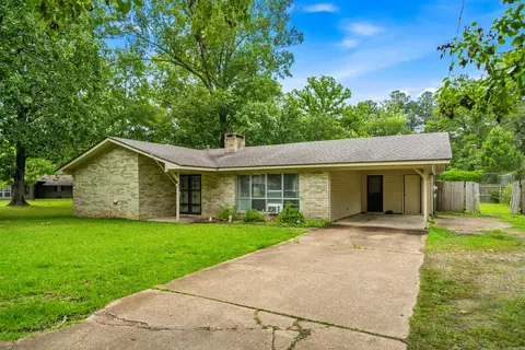 Exterior - 1108 E Crayton St, Gurdon, AR 71743 photo 3 of 12