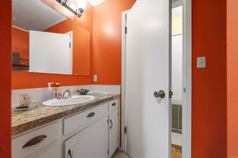 Bath - 1108 E Crayton St, Gurdon, AR 71743 photo 3 of 3