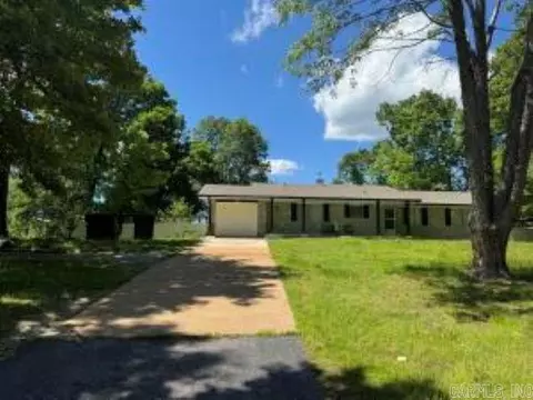 1323 Riverview Dr, Horseshoe Bend, AR 72512