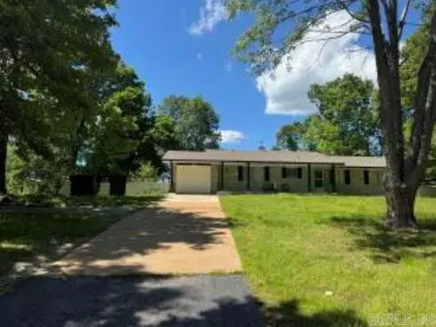 1323 Riverview Dr, Horseshoe Bend, AR 72512