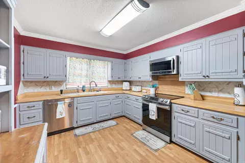 Kitchen - 40 Rosewood Dr, Beebe, AR 72012 photo 1 of 7