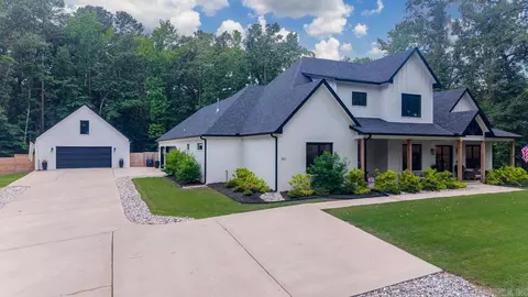 810 Caddo Dr, Benton, AR 72019