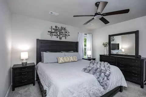 Bedroom - 5049 Windflower Cv, Alexander, AR 72002 photo 2 of 4